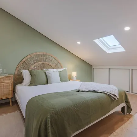 182 Sunset Duplex Лиссабон